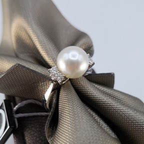 Crivelli anello perla australiana e diamanti - H11