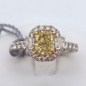 Crivelli - Anello con Diamante centrale Fancy Light Yellow contornato da Diamanti - EP6988